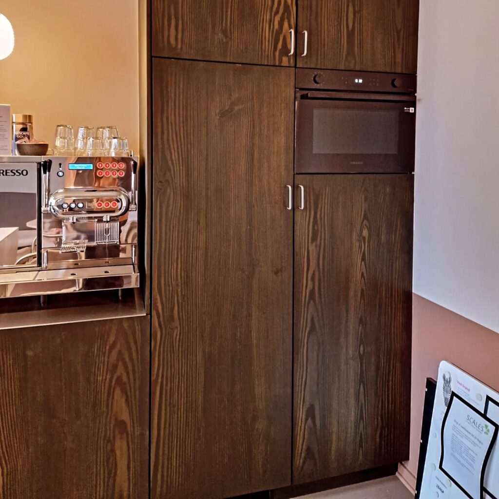 Loudliving - renovering/arbejde med farvet træ giver en fantastisk effekt.